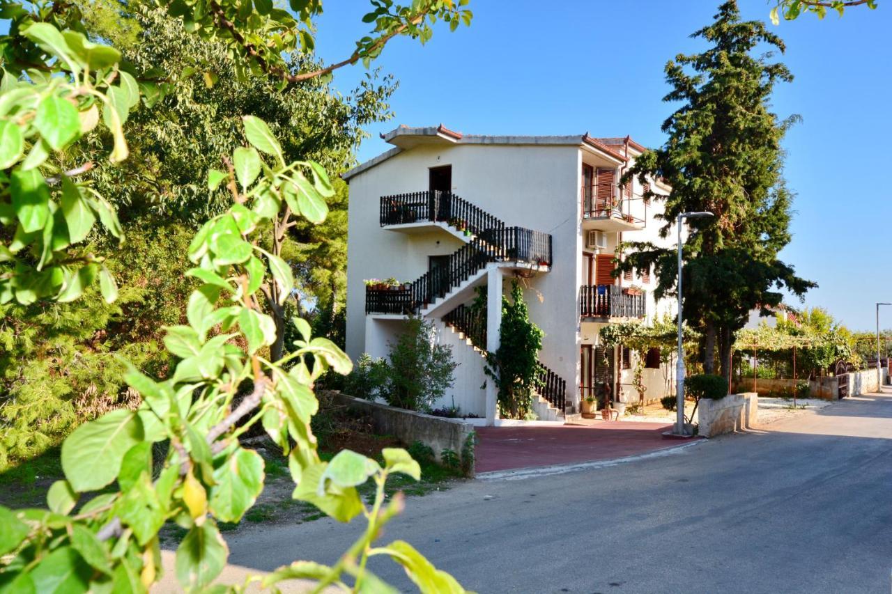 Apartmani Irena Ciovo Trogir Bagian luar foto
